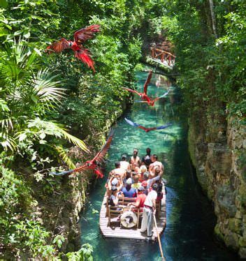  I Giardini di Xcaret: Una Danza Storica Tra Flora e Fauna Maya!