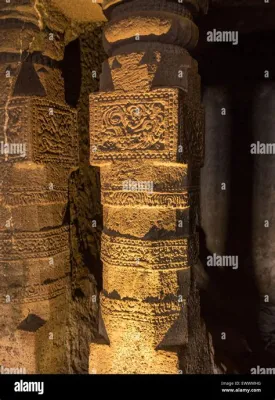 Il Candi Mendut: Una Storia Antica scolpita nella Pietra!