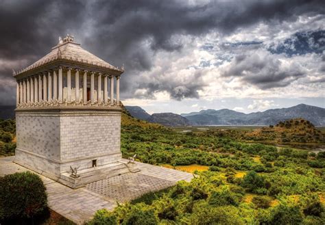 Il Mausoleo di Baote: Un capolavoro dell'architettura mancese immerso nella storia!