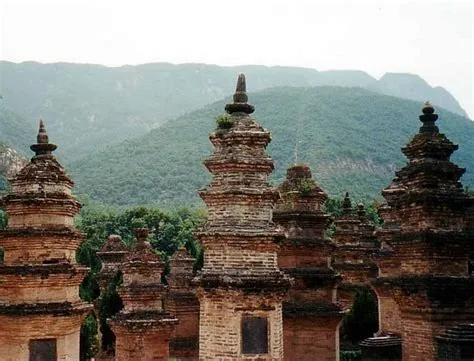 La Pagoda di Shaolin: Un trionfo architettonico e spirituale!